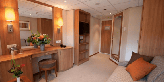 Ship accomodation